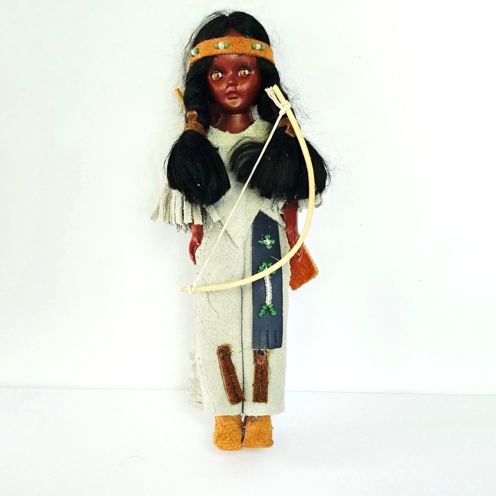 Vintage Native American‎ Indian Sleepy Eye Doll Beaded Bow Arrow Leather Carlson
